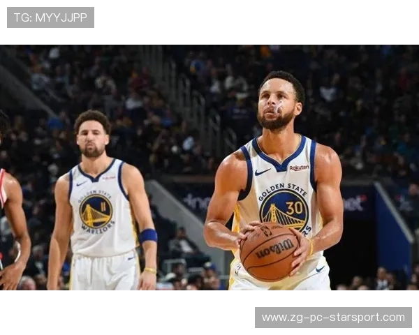 库里迎射命中稳稳三分,勇士打出反击 库里迎射命中稳稳三分,勇士打出反击